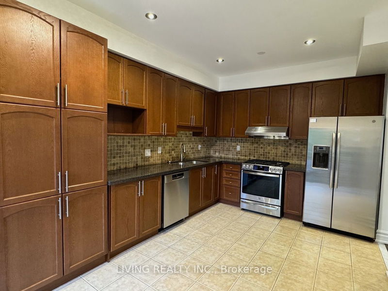 25 Aikenhead Ave  Richmond Hill, L4S 0A8 | Image 6