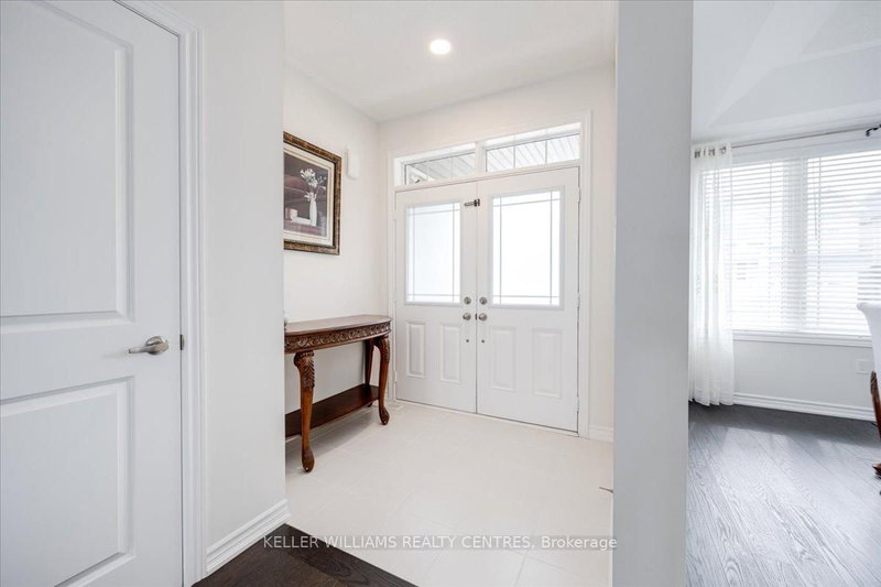 23 Terrell Ave, Georgina, L4P 0C8 | Image 3