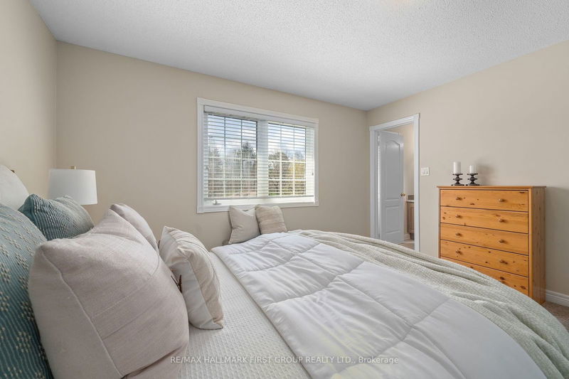 963 Lake Dr E Georgina, L0E 1L0 | Image 24