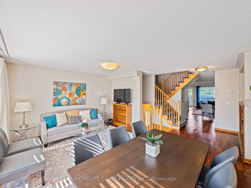 154 Millcliff Circ  Aurora, L4G 7N8 | Image 3