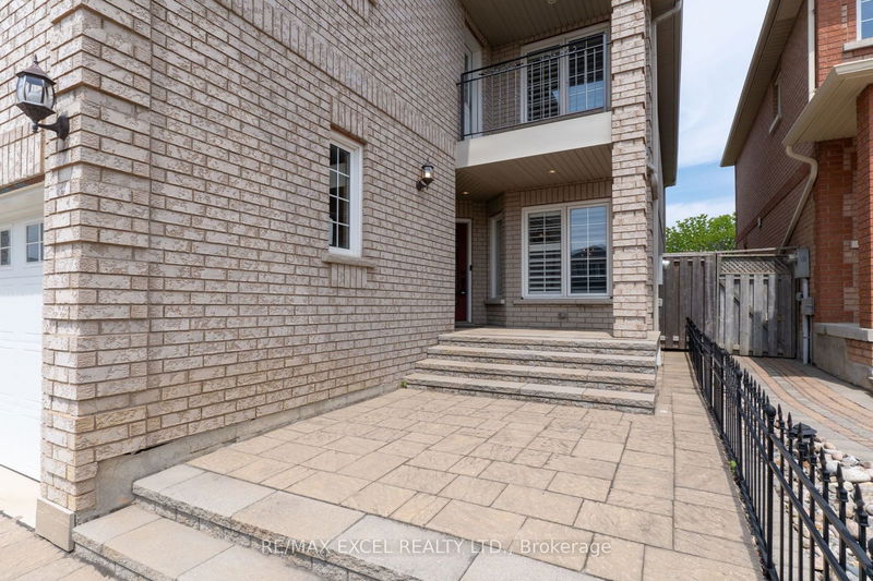 83 Eastpine Dr  Markham, L3R 4T2 | Image 3