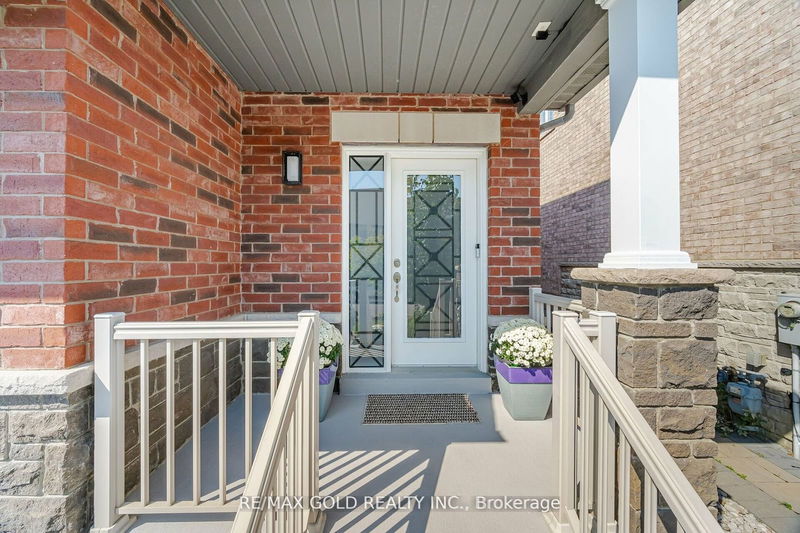 54 Zachary Pl  Vaughan, L4H 3S4 | Image 3