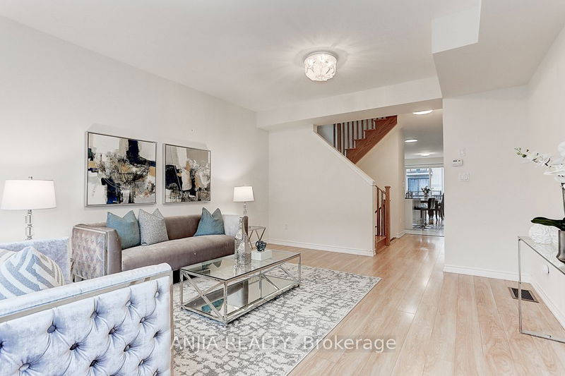 20 Robert Joffre Leet Ave  Markham, L6B 1P8 | Image 12