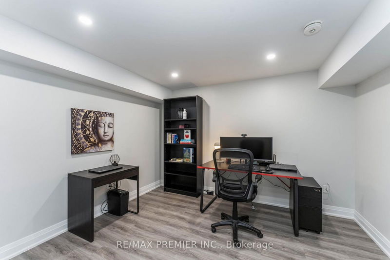 100 Treasure Rd  Vaughan, L6A 2Z9 | Image 26