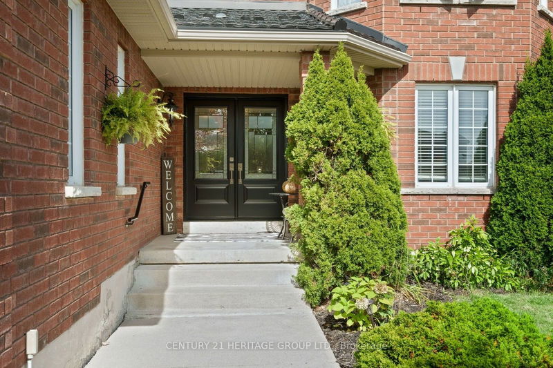 161 Metcalfe Dr  Bradford West Gwillimbury, L3Z 3J2 | Image 2