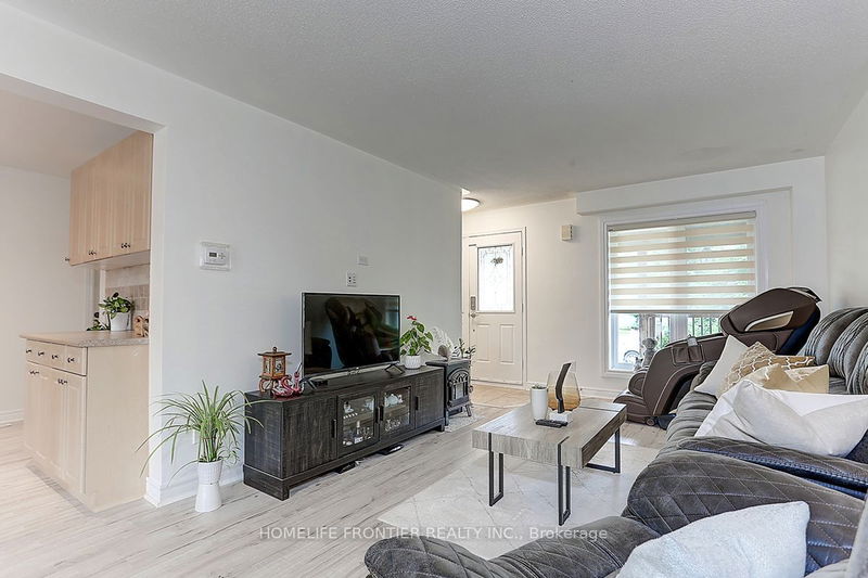 352 Hollywood Dr  Georgina, L4P 3A1 | Image 4