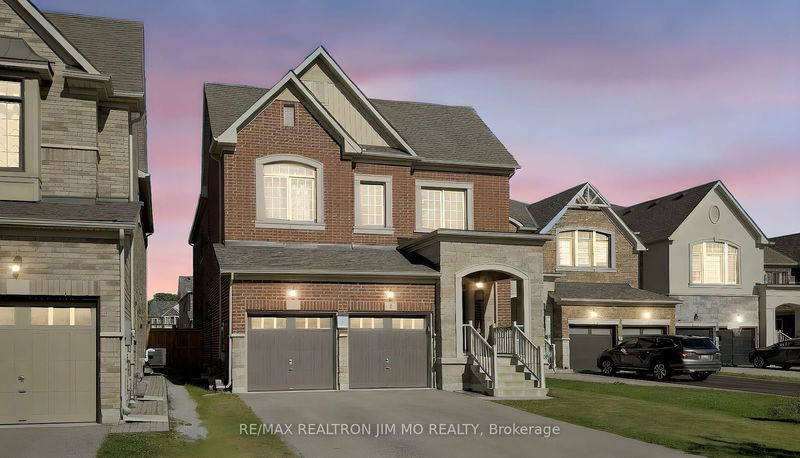 home for sale on 5 Sharonview Crescent