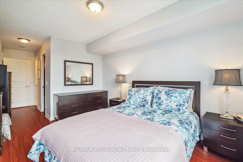  204 - 330 Red Maple Rd  Richmond Hill, L4C 0T6 | Image 6