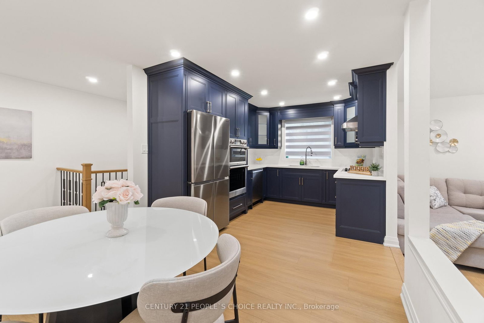 Listing Image 12