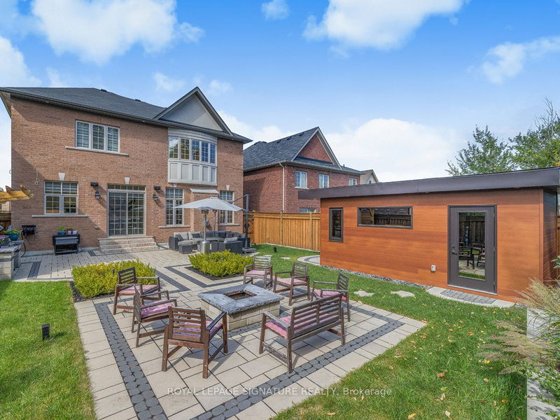 613 Clifford Perry Pl  Newmarket, L3Y 4V9 | Image 2