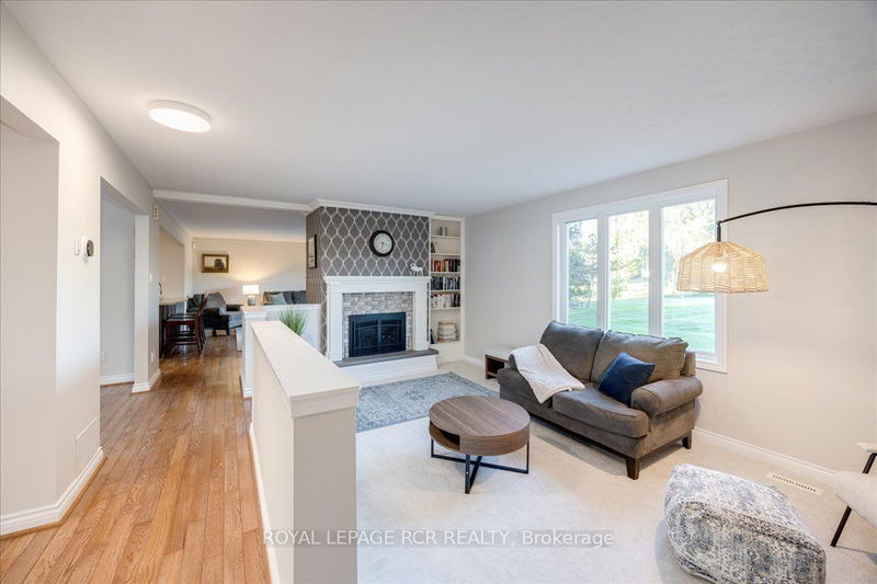 504 Samuel Harper Crt  East Gwillimbury, L0G 1M0 | Image 4