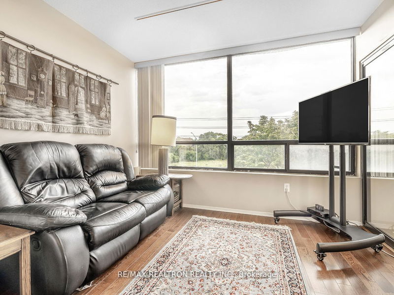  407 - 7460 Bathurst St  Vaughan, L4J 7K9 | Image 4