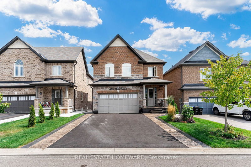 home for lease on Lower-1245 Peelar Crescent