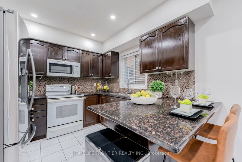 779 Best Circ  Newmarket, L3X 2H6 | Image 10