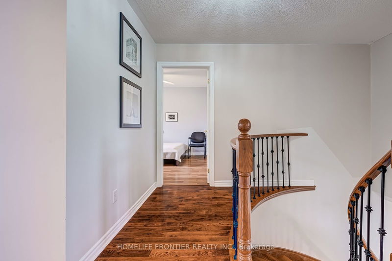 779 Best Circ  Newmarket, L3X 2H6 | Image 22