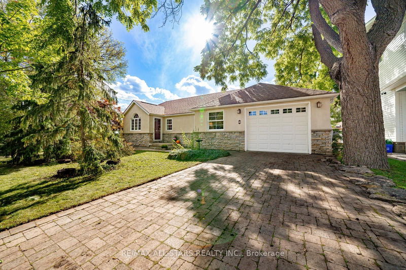 60 Clarke St  Whitchurch-Stouffville, L4A 3P9 | Image 1