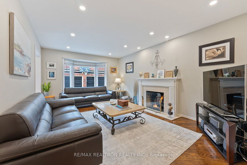 34 Bridewell Cres  Richmond Hill, L4C 9C2 | Image 6