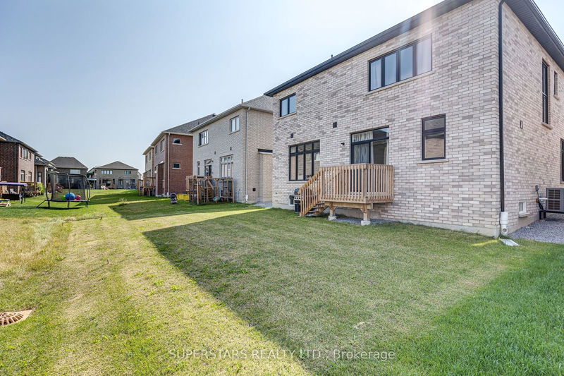 8 Bruce Welch Ave  Georgina, L4P 0J1 | Image 30