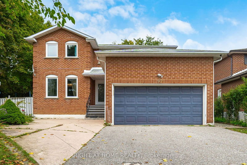 97 Carrington Dr  Richmond Hill, L4C 7X8 | Image 1