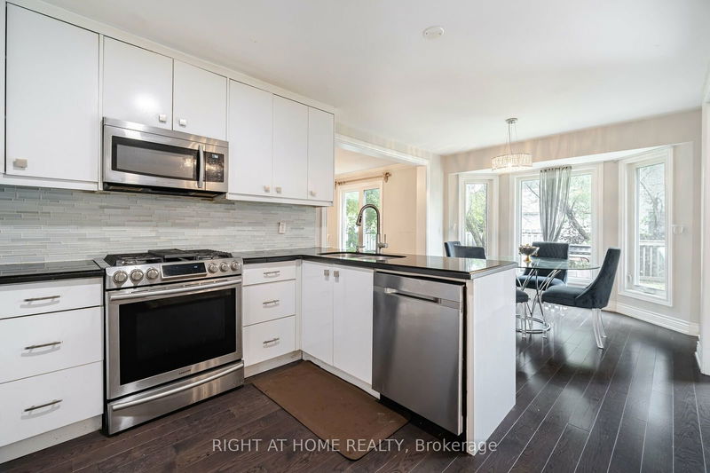 97 Carrington Dr  Richmond Hill, L4C 7X8 | Image 16