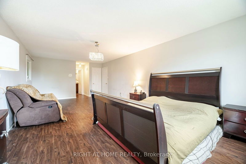 97 Carrington Dr  Richmond Hill, L4C 7X8 | Image 24