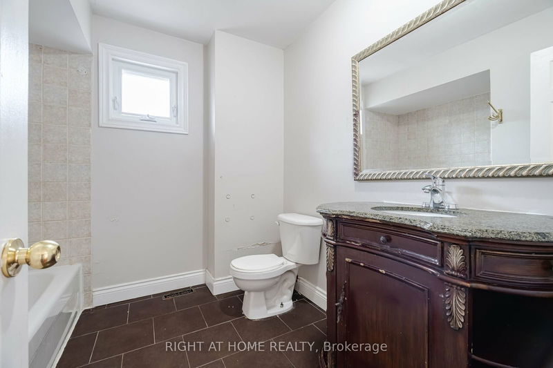 97 Carrington Dr  Richmond Hill, L4C 7X8 | Image 29