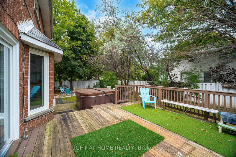 97 Carrington Dr  Richmond Hill, L4C 7X8 | Image 37