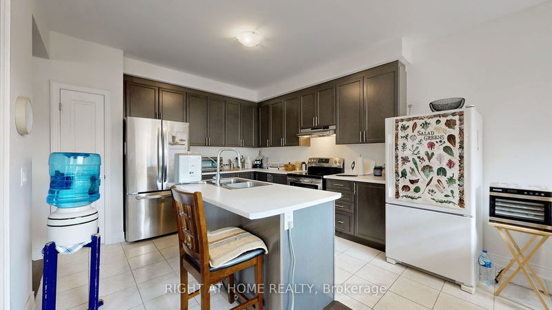 11 Robert Wilson Cres  Georgina, L4P 0G8 | Image 11