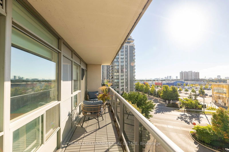  502 - 50 Disera Dr  Vaughan, L4J 9E9 | Image 23