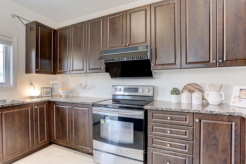 223 Selwyn Rd  Richmond Hill, L4E 0R4 | Image 8