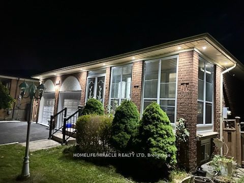 746 Woodbridge Ave  Vaughan, L4L 2V1 | Image 2