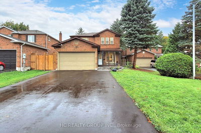 4 Teasdale Crt  Aurora, L4G 6C1 | Image 1