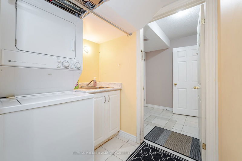 192 Ahmadiyya Ave  Vaughan, L6A 3A5 | Image 36