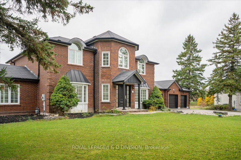 17 Sleepy Hollow Lane  Whitchurch-Stouffville, L4A 7X4 | Image 2