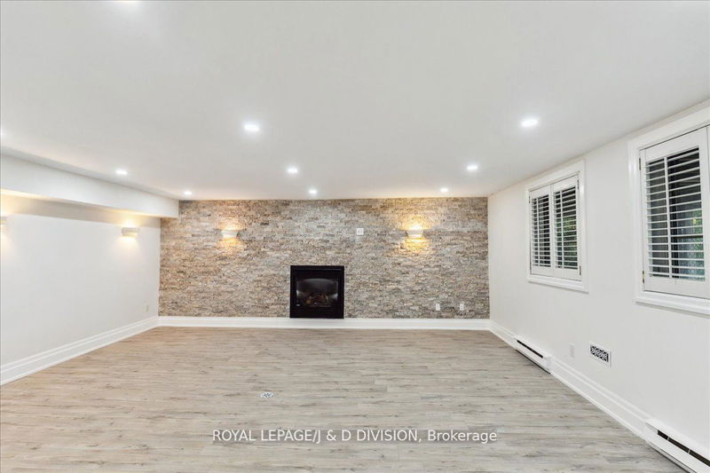 17 Sleepy Hollow Lane  Whitchurch-Stouffville, L4A 7X4 | Image 27