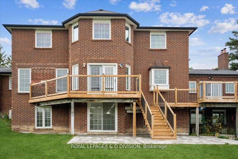 17 Sleepy Hollow Lane  Whitchurch-Stouffville, L4A 7X4 | Image 32