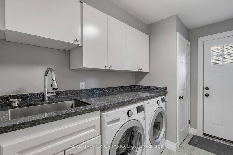 435 Kerrybrook Dr  Richmond Hill, L4C 5M5 | Image 25