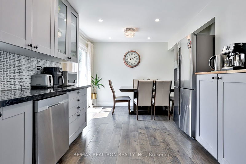 260 Ruggles Ave  Richmond Hill, L4C 1Y7 | Image 12