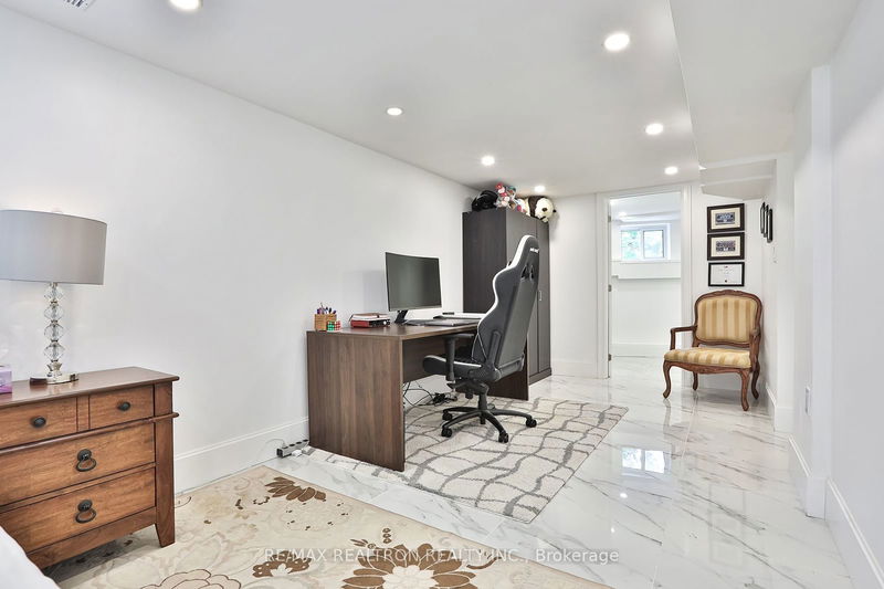 260 Ruggles Ave  Richmond Hill, L4C 1Y7 | Image 28