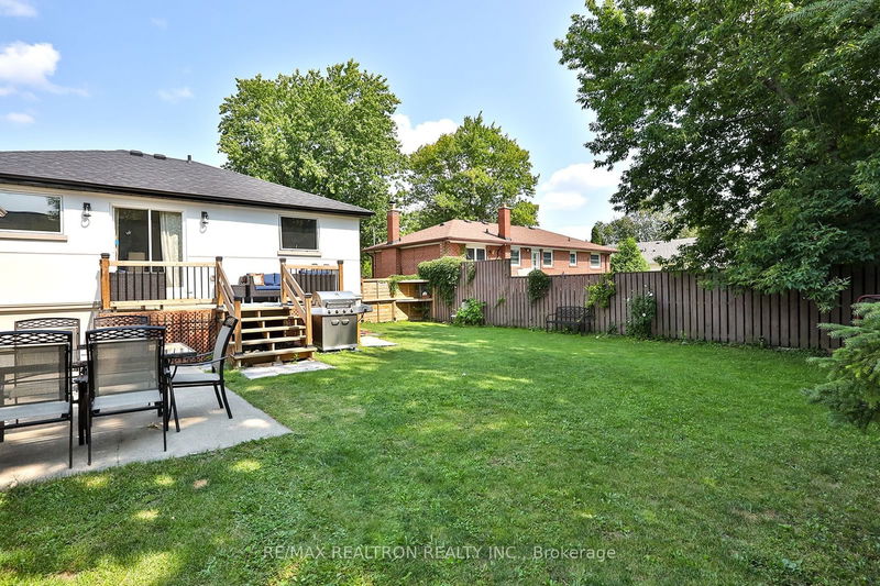 260 Ruggles Ave  Richmond Hill, L4C 1Y7 | Image 34