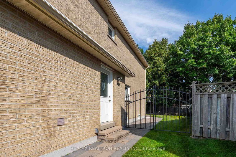 30 Anvil Crt  Richmond Hill, L4C 9G6 | Image 31