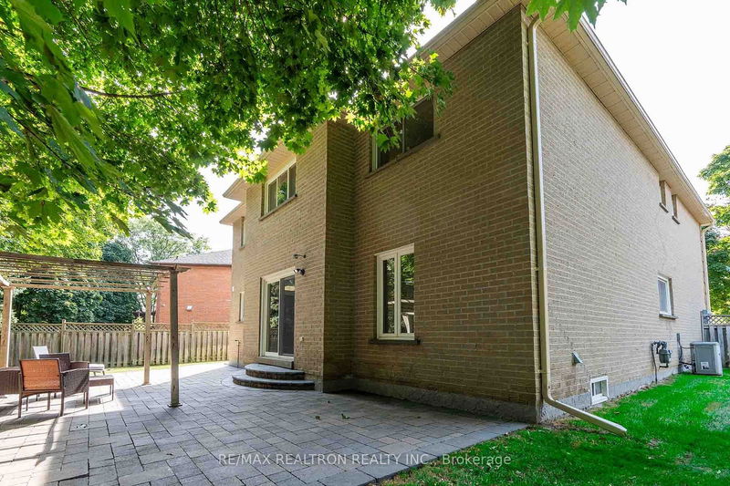 30 Anvil Crt  Richmond Hill, L4C 9G6 | Image 35