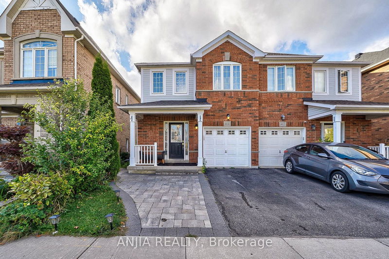 414 Reeves Way Blvd  Whitchurch-Stouffville, L4A 0H2 | Image 1