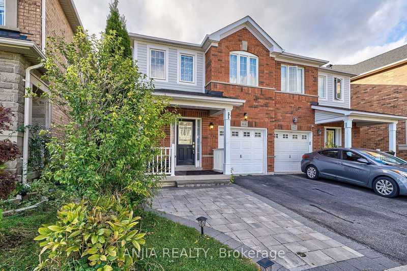 414 Reeves Way Blvd  Whitchurch-Stouffville, L4A 0H2 | Image 2