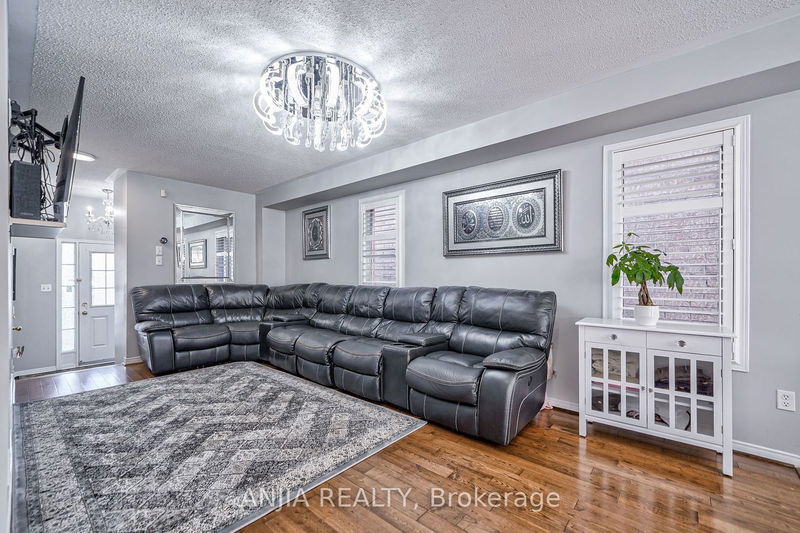 414 Reeves Way Blvd  Whitchurch-Stouffville, L4A 0H2 | Image 7