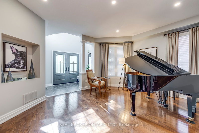 69 Richvalley Cres  Richmond Hill, L4E 4C8 | Image 5