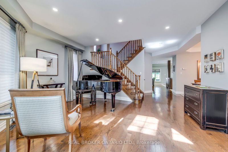 69 Richvalley Cres  Richmond Hill, L4E 4C8 | Image 6