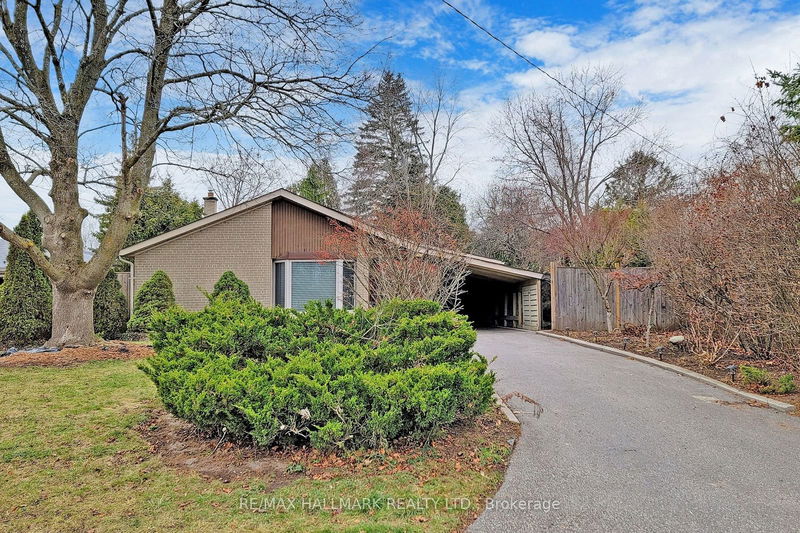 home for lease on 16 Knowles Crescent