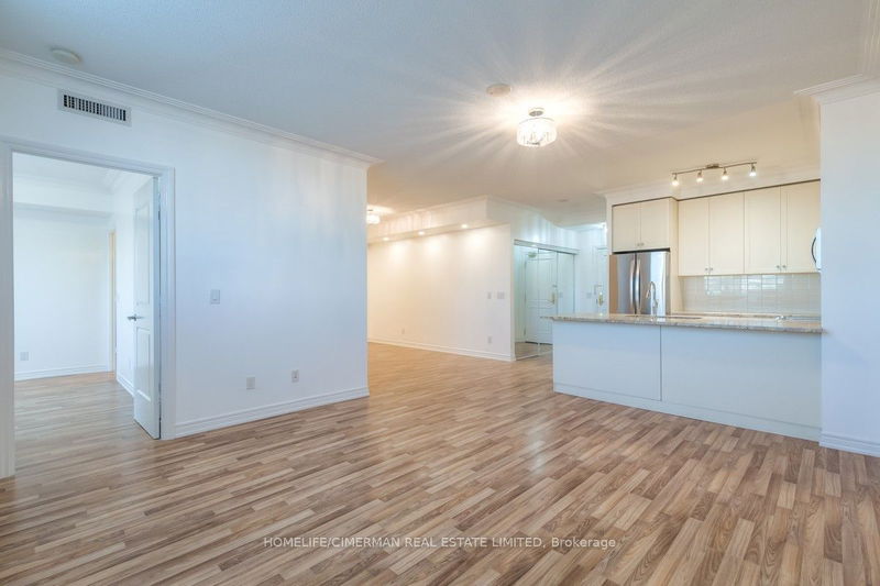  415 - 9245 Jane St  Vaughan, L6A 0J9 | Image 2