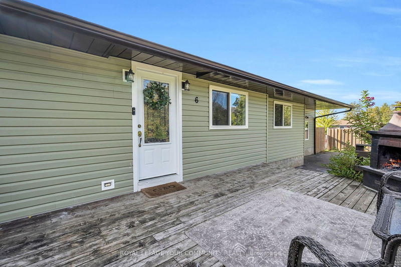 6 Joan St  Georgina, L0E 1R0 | Image 6